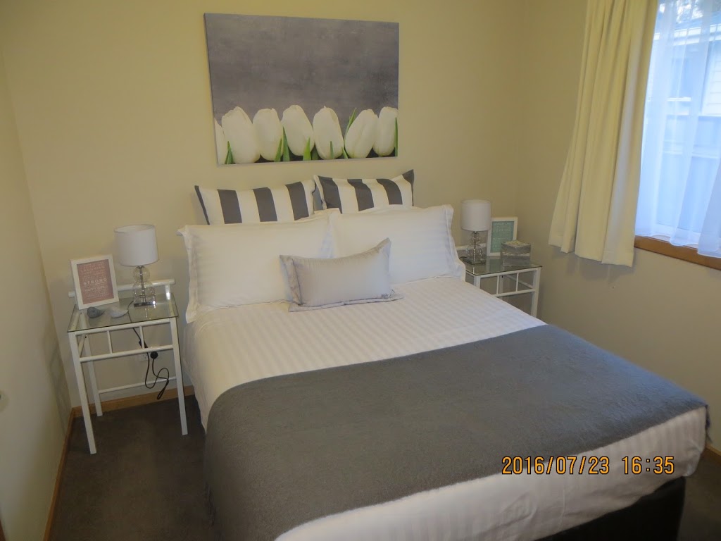 Hobart Shortstay Apartment - La Petite Natone | lodging | Hobart, 2/20 Natone St, Lindisfarne TAS 7015, Australia | 0409174610 OR +61 409 174 610