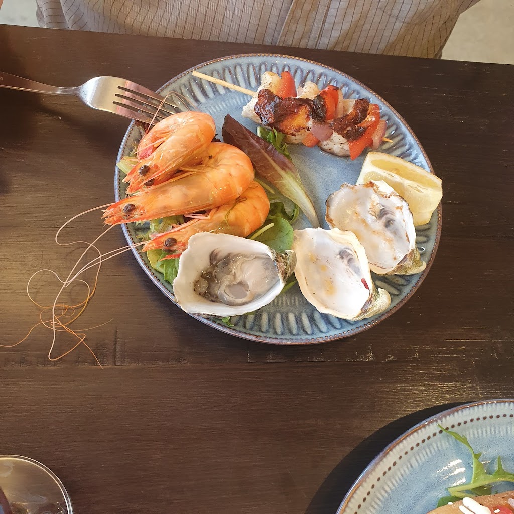 Off the Wharf Cafe | 39 Bullock Island Rd, Lakes Entrance VIC 3909, Australia | Phone: 0459 758 072