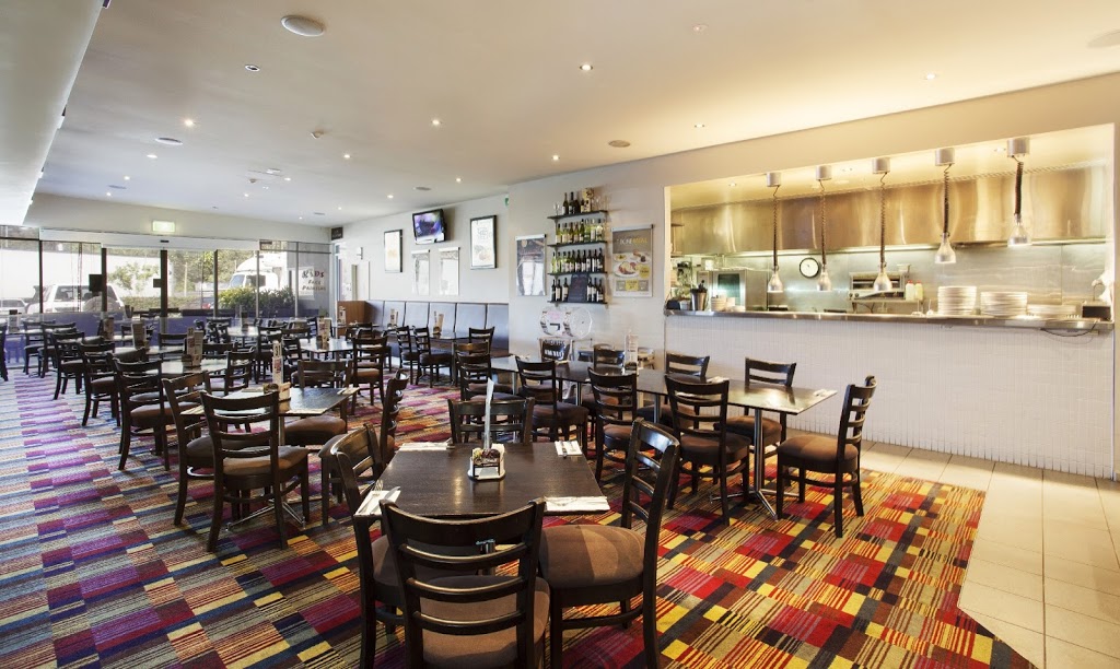 Smithfield Tavern | Smithfield Shopping Centre, Smithfield QLD 4878, Australia | Phone: (07) 4038 8100