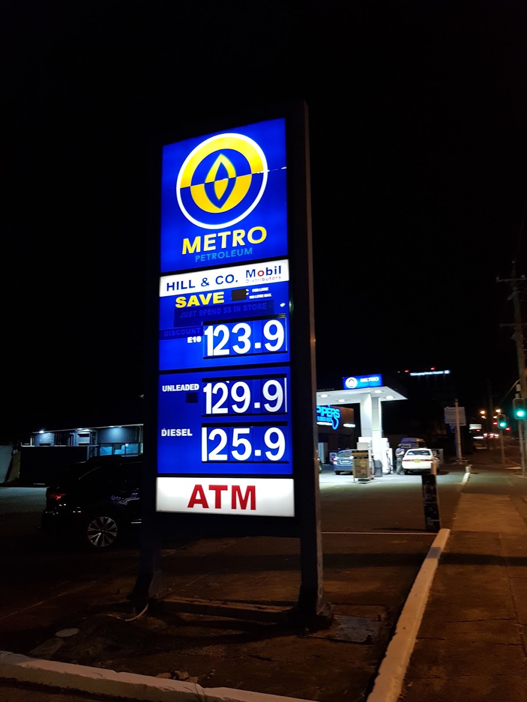 Metro Petroleum | gas station | 394 Crown St, Wollongong NSW 2500, Australia | 0242276420 OR +61 2 4227 6420
