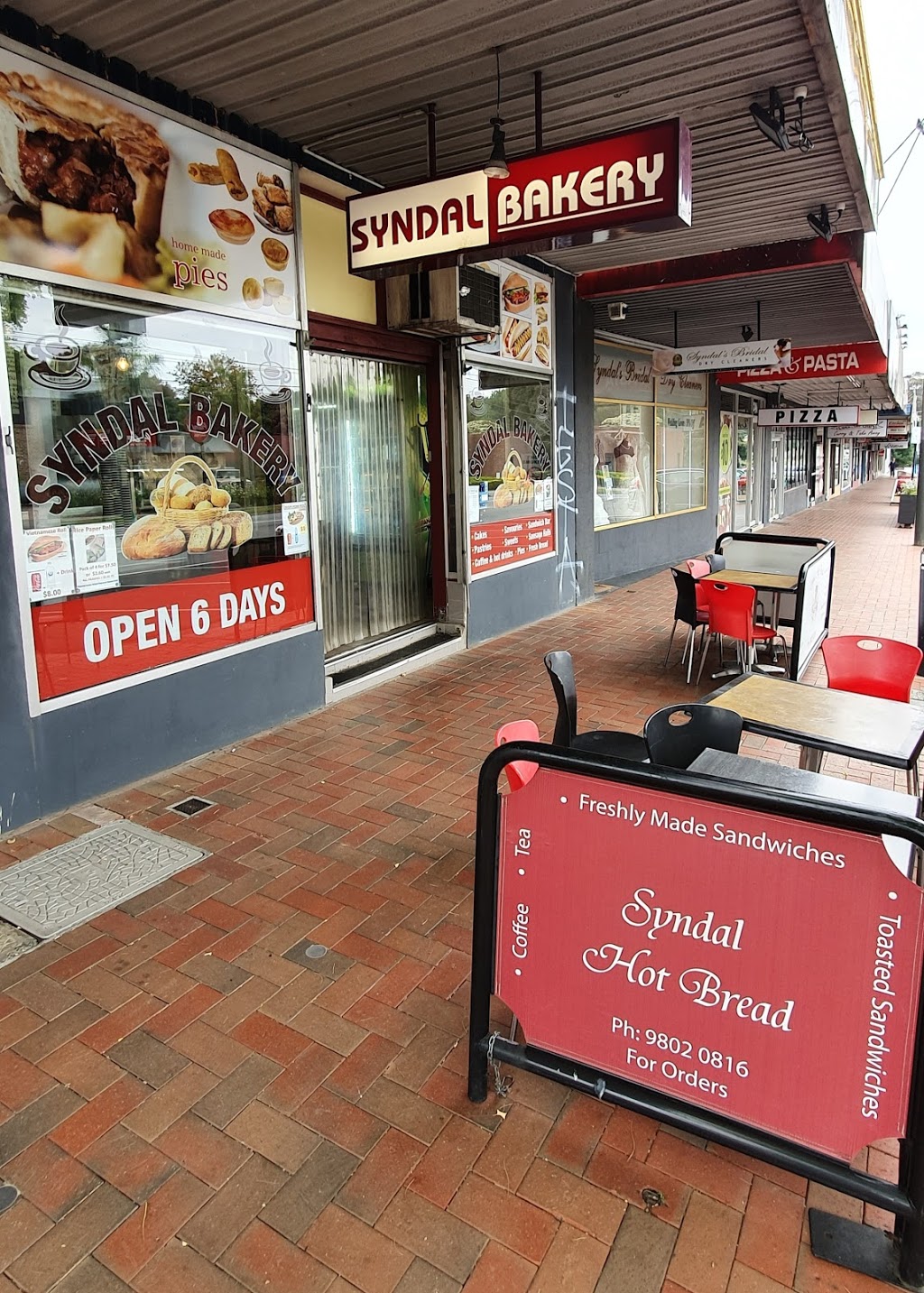 Syndal Hot Bread | bakery | 242 Blackburn Rd, Glen Waverley VIC 3150, Australia | 0398020816 OR +61 3 9802 0816