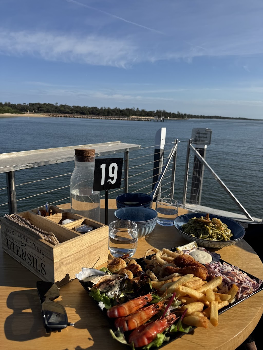 Off the Wharf Cafe | 39 Bullock Island Rd, Lakes Entrance VIC 3909, Australia | Phone: 0459 758 072