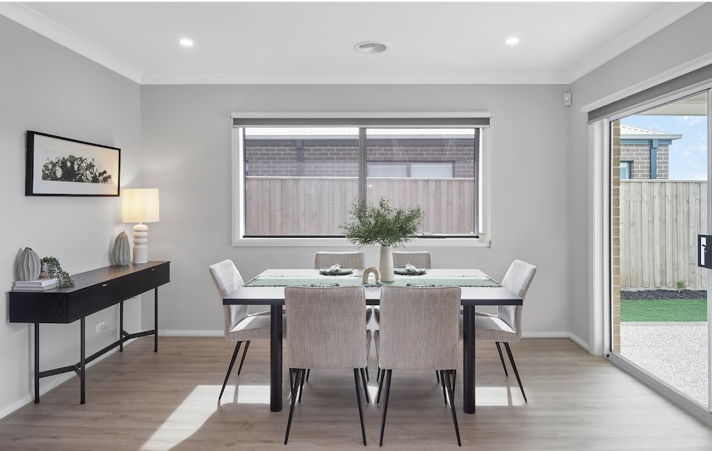 SJD Homes Display Home - Averley Estate, Nar Nar Goon North | 50 Apsley Pkwy, Nar Nar Goon North VIC 3812, Australia | Phone: (03) 9095 8000