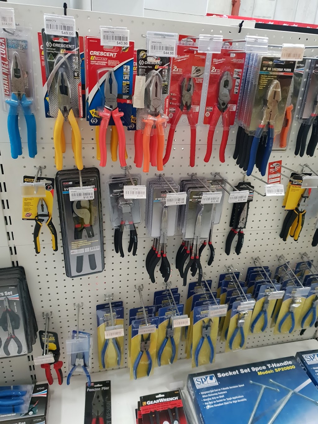 Tools Warehouse | hardware store | 64 Victoria St, Smithfield NSW 2164, Australia | 1300850801 OR +61 1300 850 801