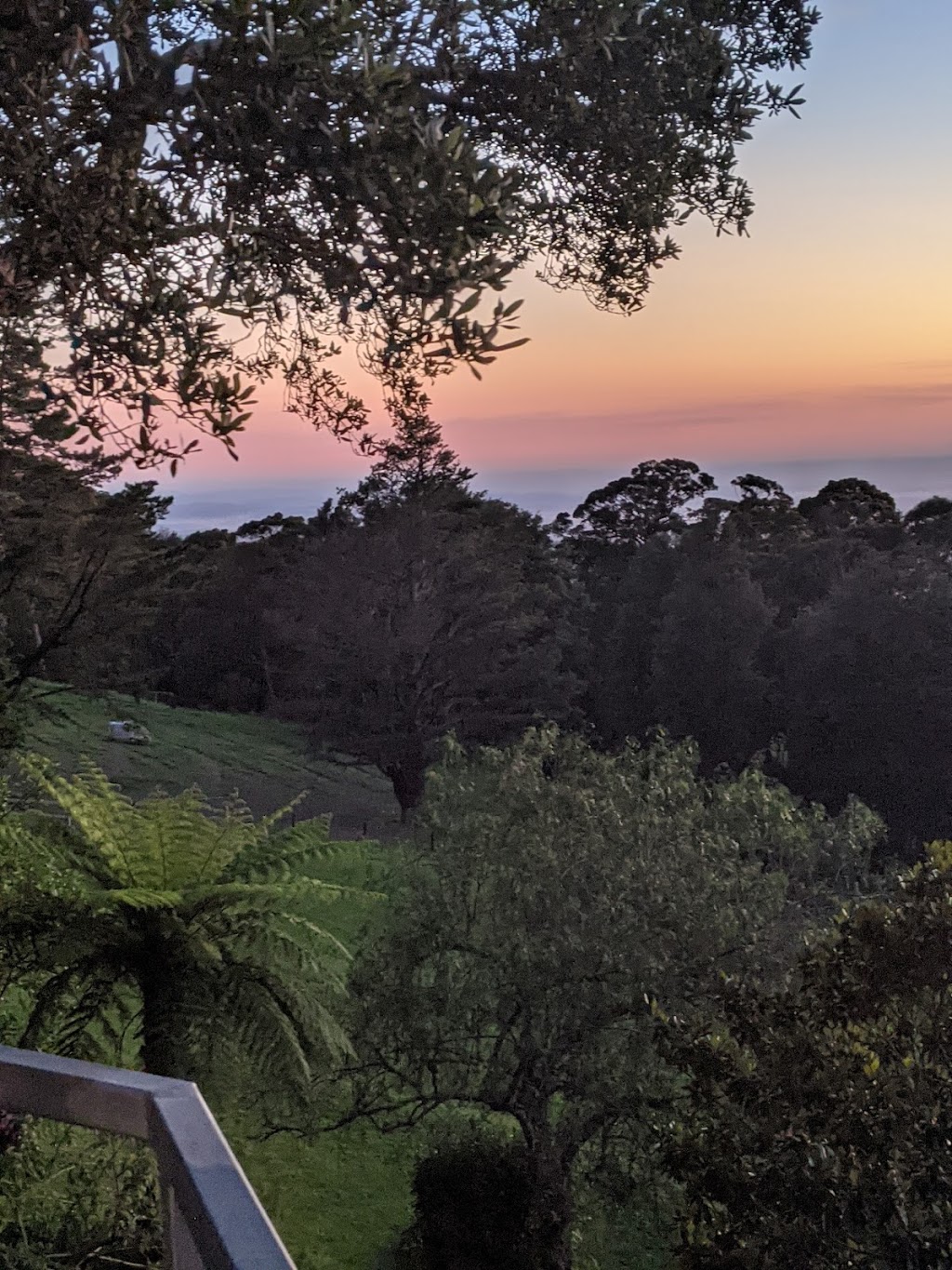 The Love Shack - a very comfortable room with a view | lodging | Kurrajong NSW 2758, Australia