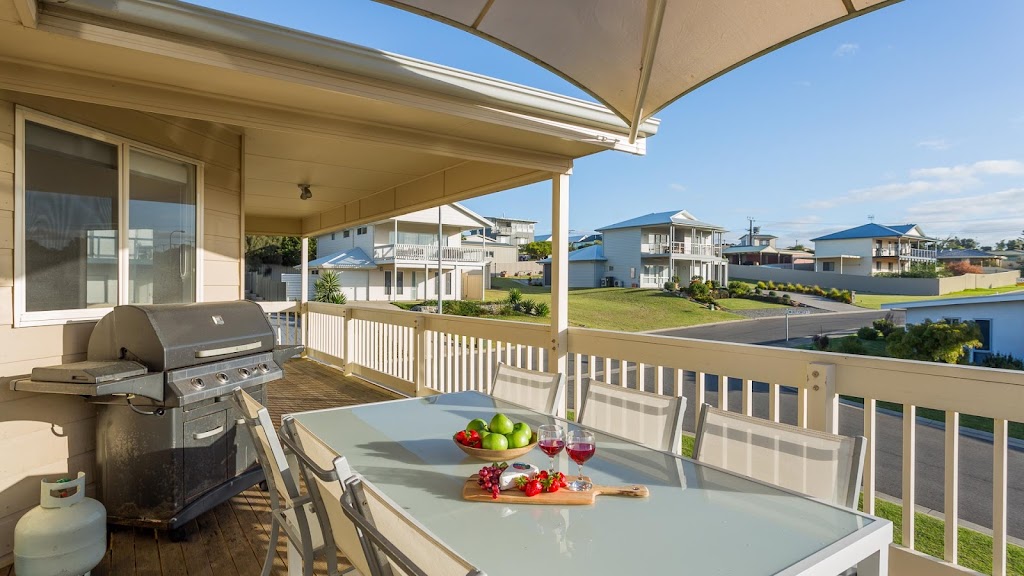 Rocks Beach House | 9 Butterfly Ct, Chiton SA 5211, Australia | Phone: (08) 8281 3686