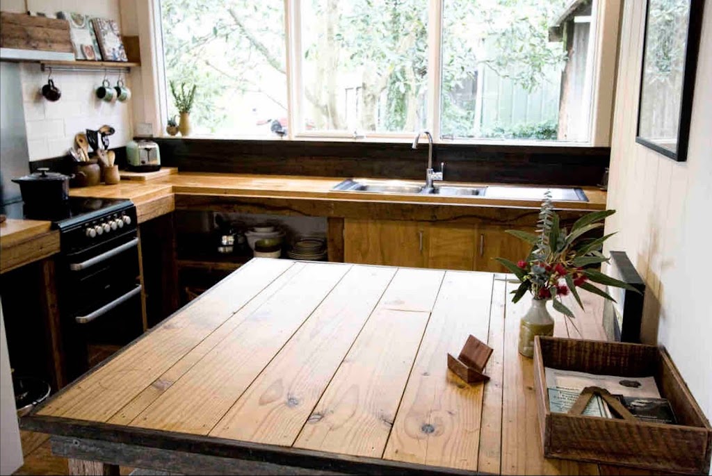 Fish Creek Cottage Pet Friendly Accommodation near Wilsons Prom | 39 Old Waratah Rd, Fish Creek VIC 3959, Australia | Phone: 0468 669 566