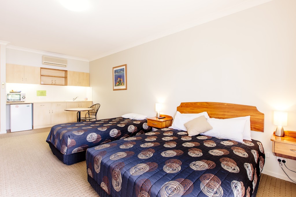 Shamrock Hotel | store | 165 Nebo Rd, Mackay QLD 4740, Australia | 0749572629 OR +61 7 4957 2629
