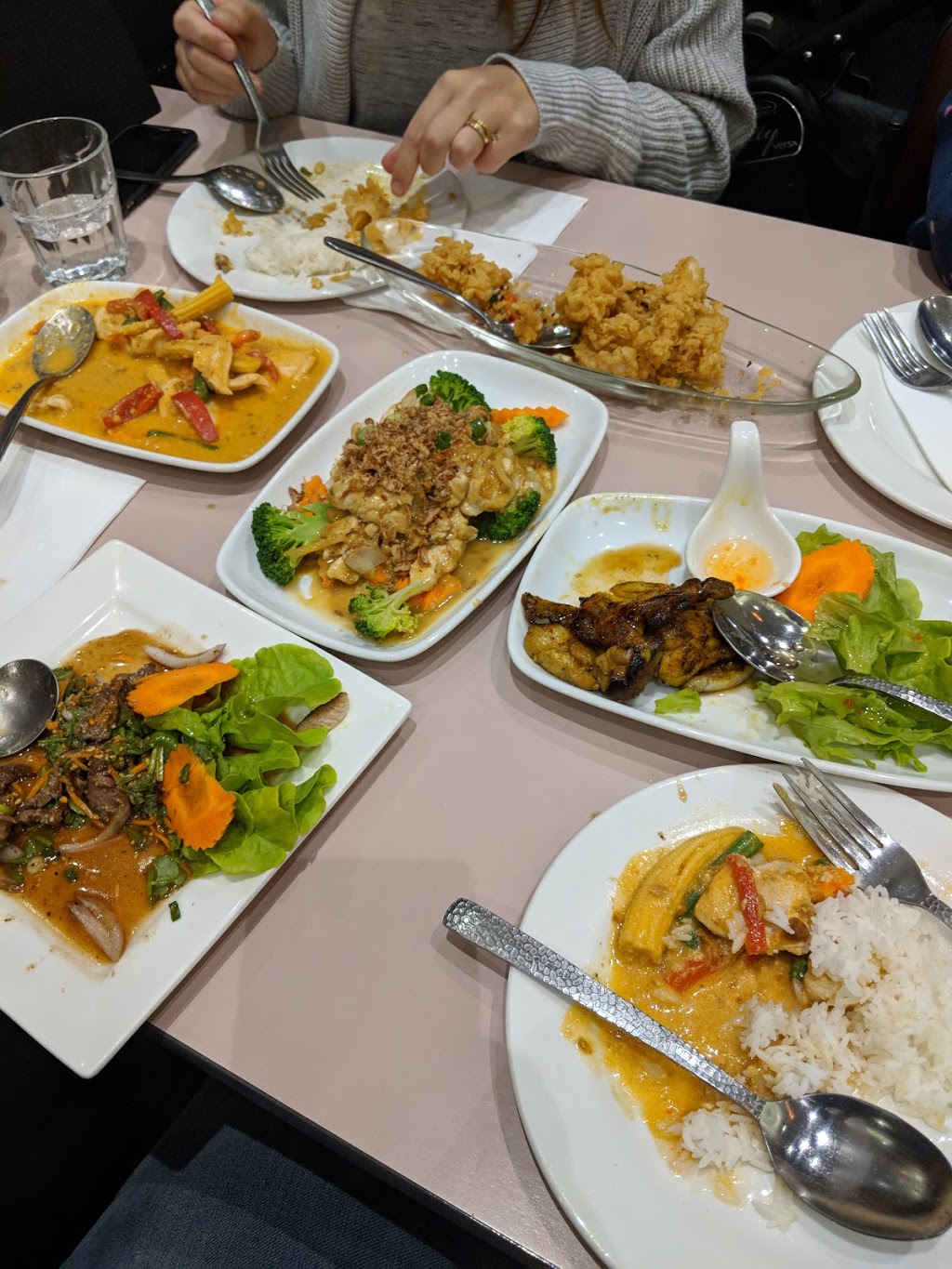 Thai Cornar Restaurant | meal delivery | 16 Furneaux St, Griffith ACT 2603, Australia | 0262956131 OR +61 2 6295 6131