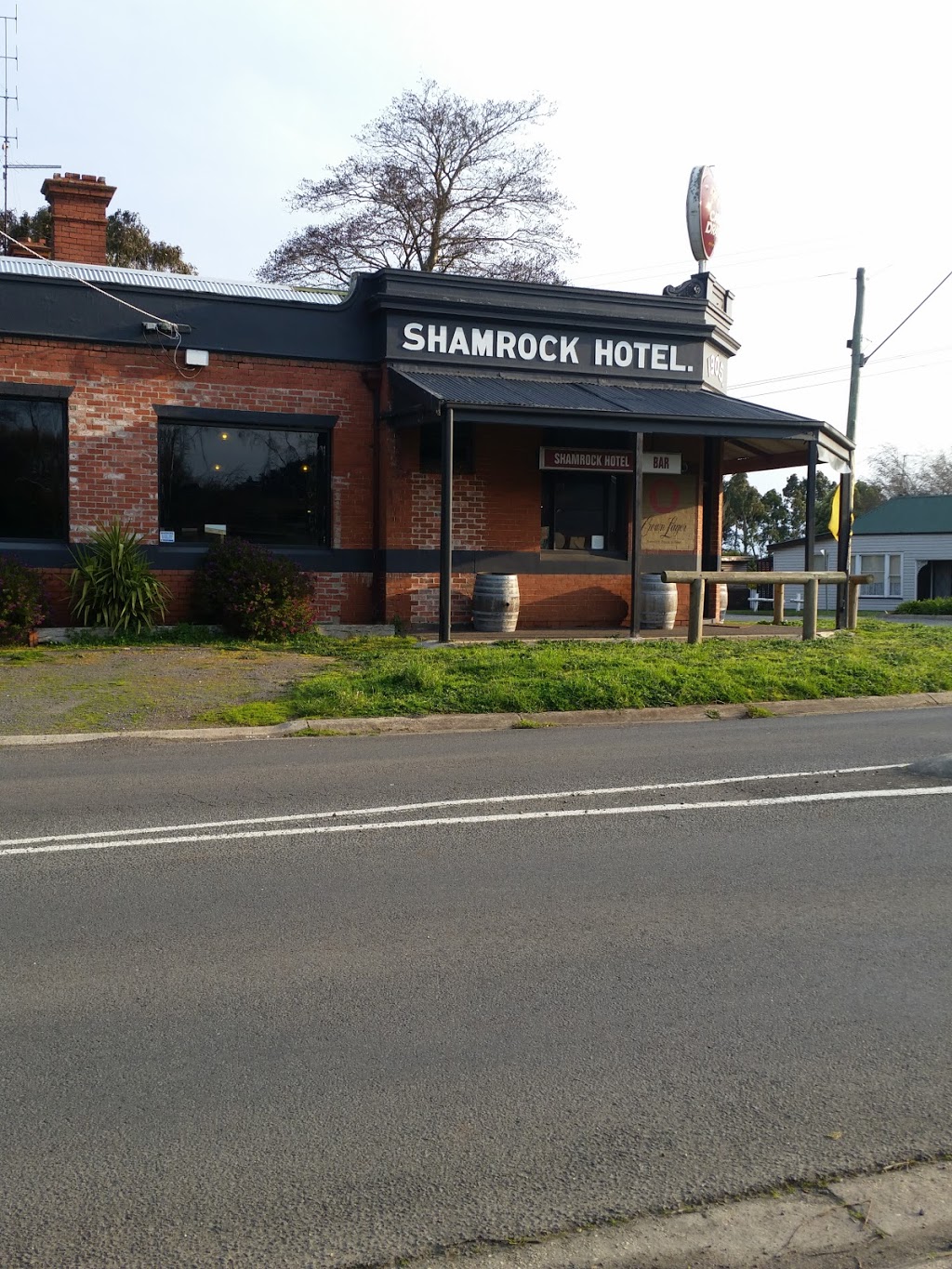 Shamrock Hotel Dunnstown | 2775 Old Melbourne Rd, Dunnstown VIC 3352, Australia | Phone: (03) 5334 7066
