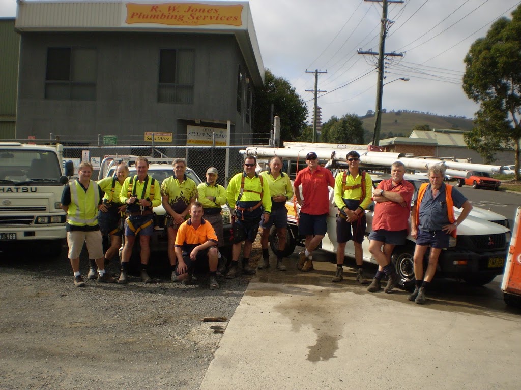 RW Jones Plumbing Services | plumber | 16 Mary Ave, Figtree NSW 2525, Australia | 0242715300 OR +61 2 4271 5300