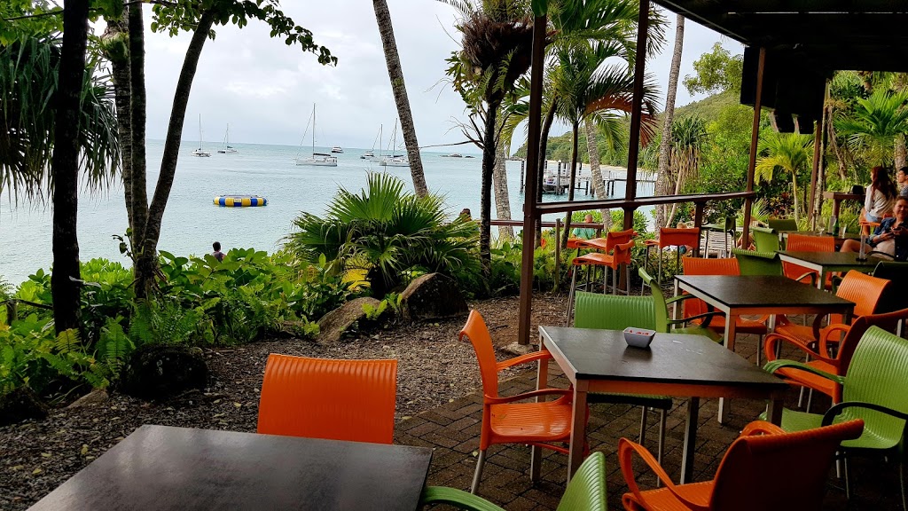 Foxys Bar | Fitzroy Island QLD 4871, Australia