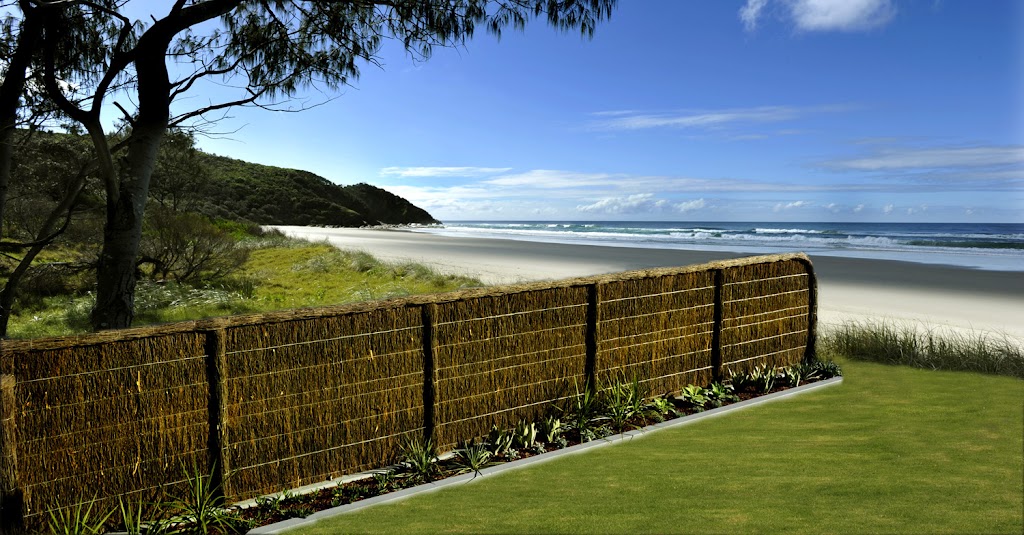 Byron Bay Brushwood Fencing | 2 Ironbark Ave, Byron Bay NSW 2481, Australia | Phone: 0419 692 155