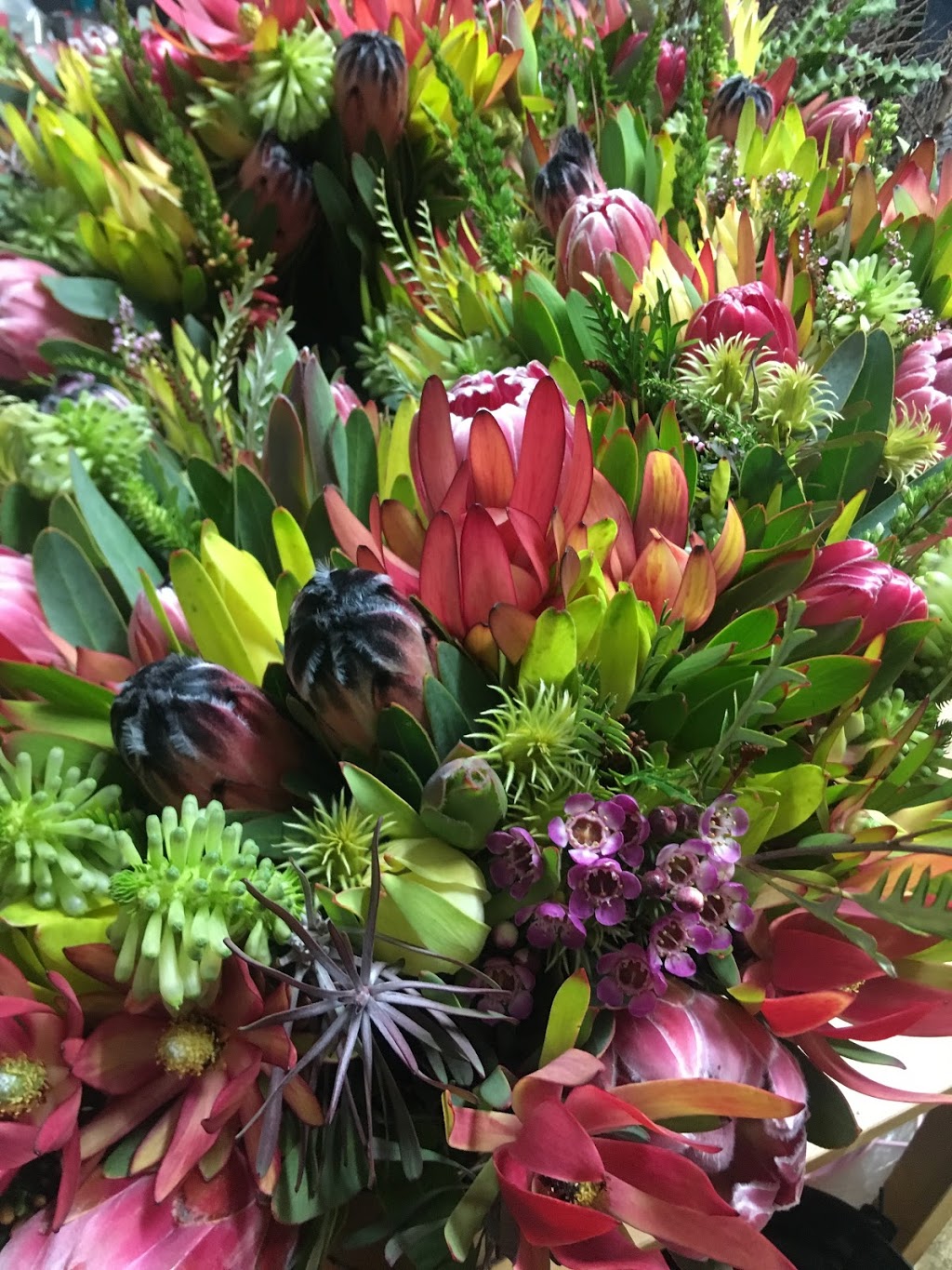 Flowers Of Phillip Island | florist | 71 Thompson Ave, Phillip Island VIC 3922, Australia | 0359522235 OR +61 3 5952 2235