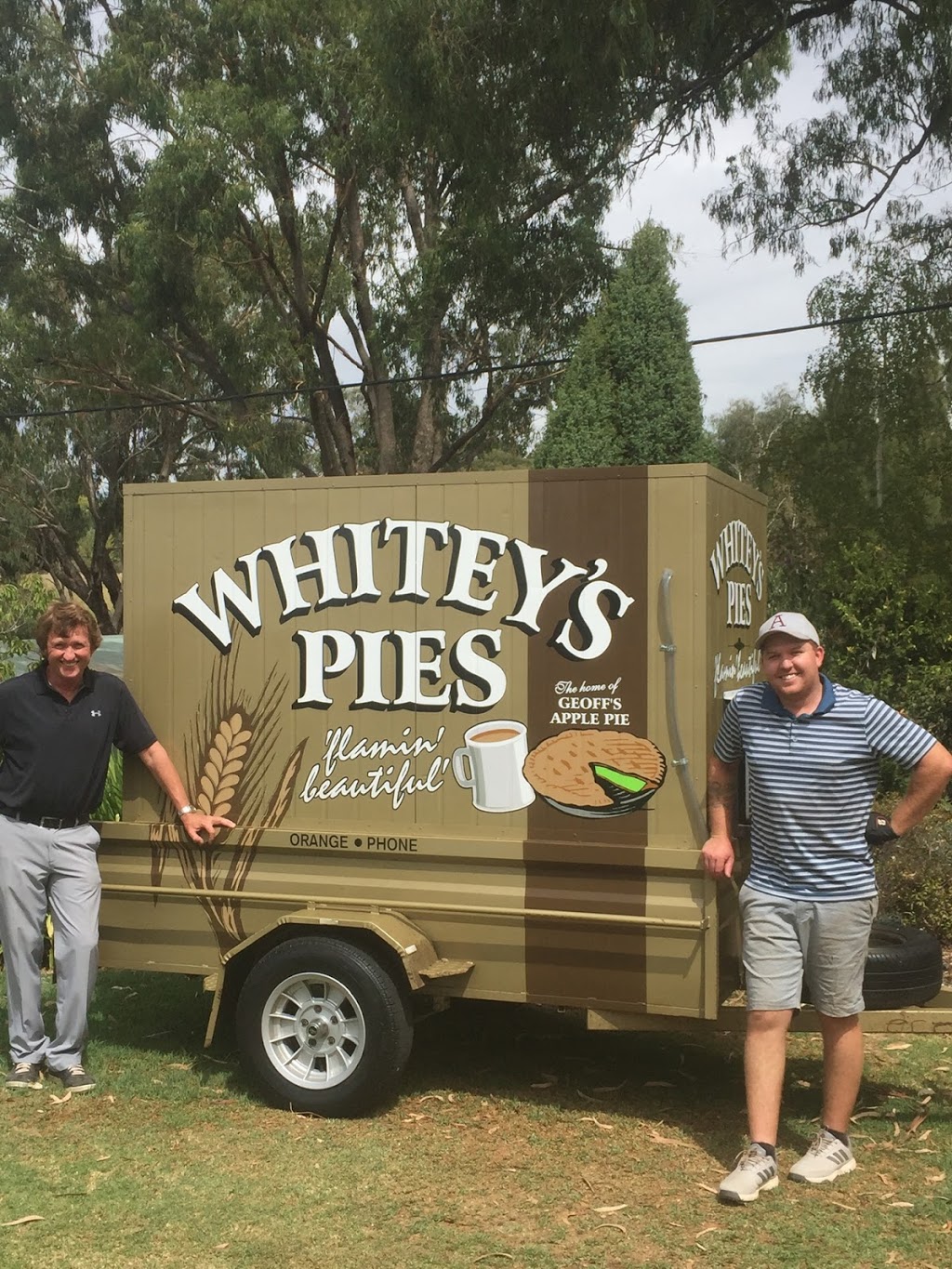 Whitey’s Pies | cafe | 100 Elsham Ave, Orange NSW 2800, Australia | 0263623730 OR +61 2 6362 3730