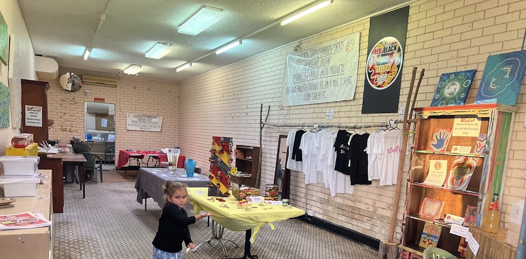 Red Black And Yellow Shop | tourist attraction | 5 Ballow Rd, Dunwich QLD 4183, Australia | 0436290123 OR +61 436 290 123