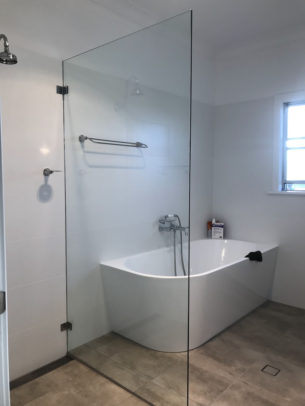 The Glazier Glass and Showers | Moobi Rd, Scone NSW 2337, Australia | Phone: 0494 023 131