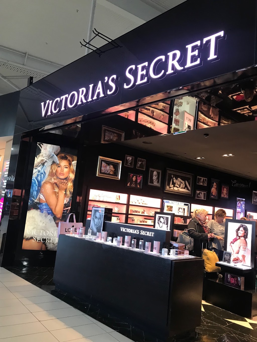 Victorias Secret | clothing store | Bilinga QLD 4225, Australia