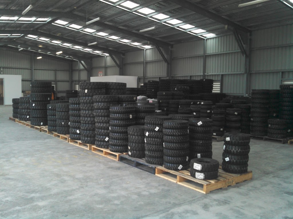 Bearcat Tyres, Wheels & Rubber Tracks - TOWNSVILLE | 5 Carroll St, Mount Louisa QLD 4814, Australia | Phone: (07) 4774 8006