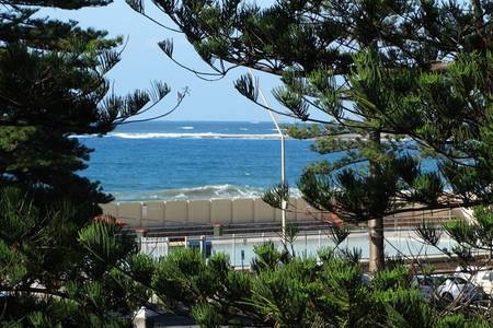 Beach Break Apartment | lodging | 35 The Esplanade, Thirroul NSW 2515, Australia | 0417020691 OR +61 417 020 691