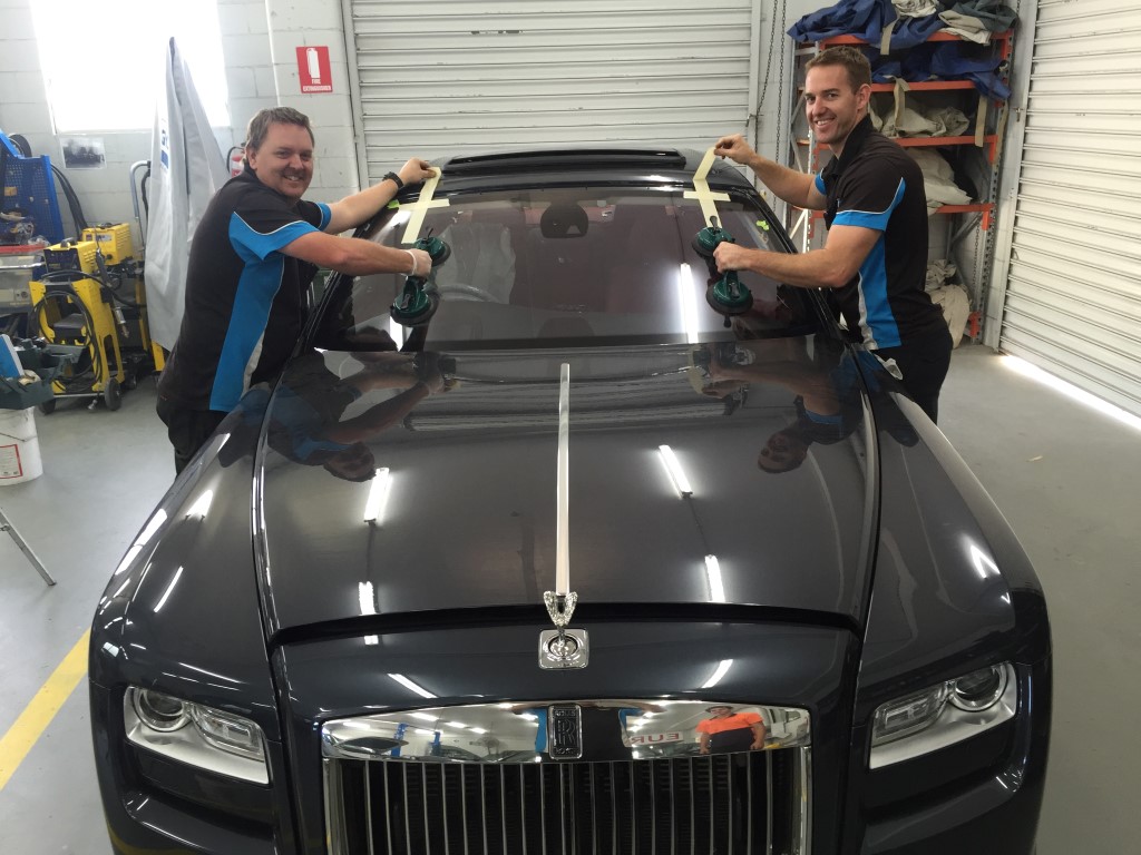 Windscreen Experts | car repair | 120 Macquarie Ave, Molendinar QLD 4214, Australia | 0412761940 OR +61 412 761 940