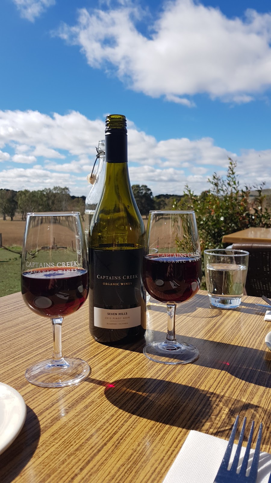 Captains Creek Organic Wines | store | Kangaroo Hills Rd, Blampied VIC 3364, Australia | 0353457408 OR +61 3 5345 7408