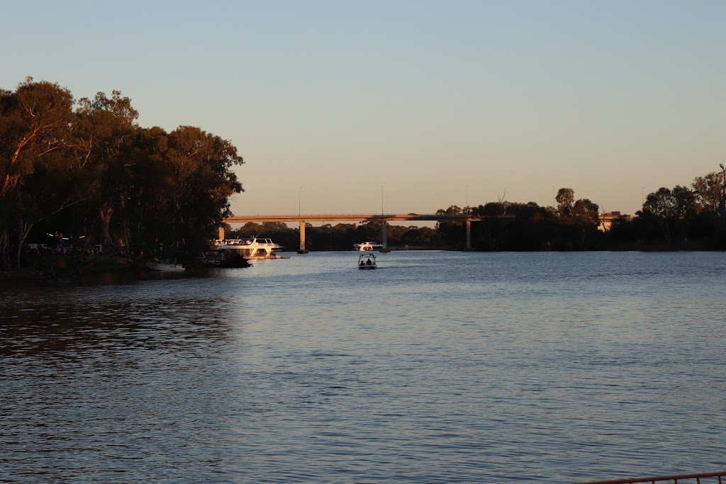 The Riverview BnB | lodging | 8 River Dr, Mildura VIC 2739, Australia | 0447225409 OR +61 447 225 409