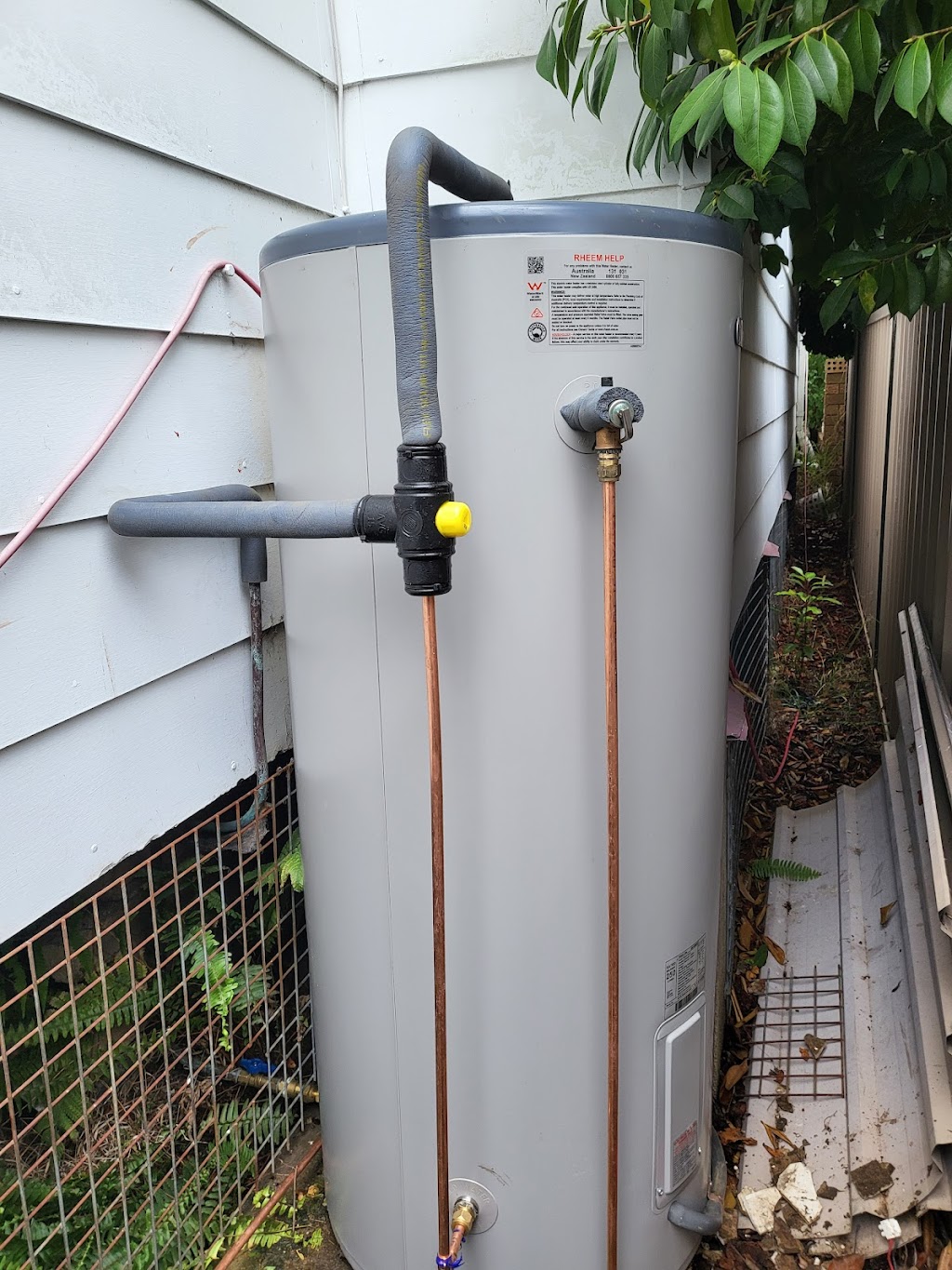 Wine Country Hotwater | 44 Coolalta Dr, Nulkaba NSW 2325, Australia | Phone: 0436 033 374