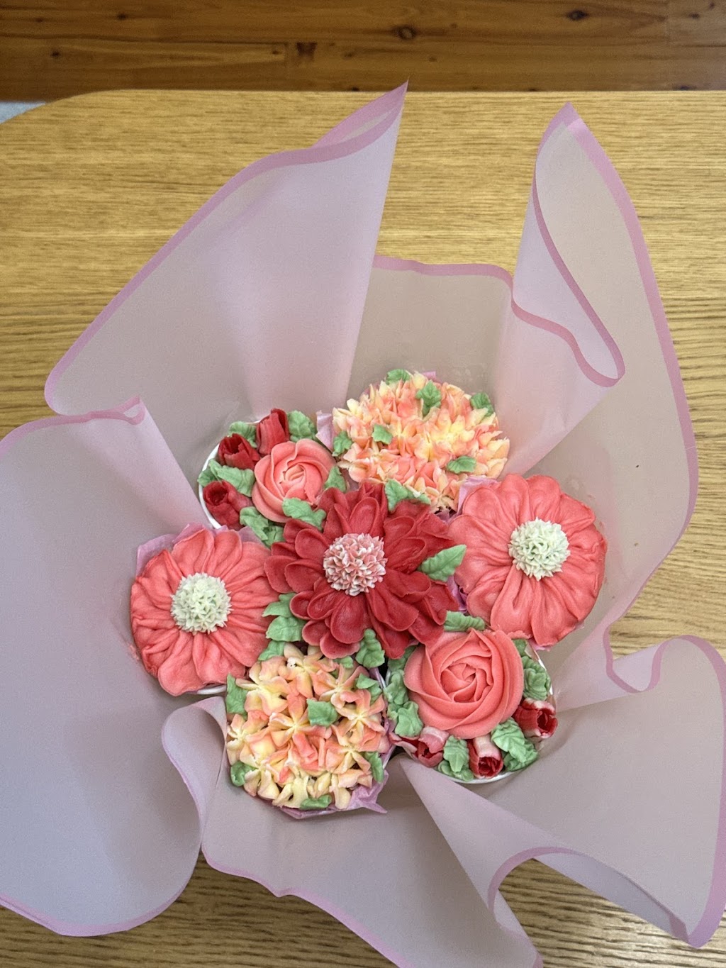 Baked Flores Box - Floral Cupcake bouquet Penrith | 12 Vista St, Penrith NSW 2750, Australia | Phone: 0494 617 353