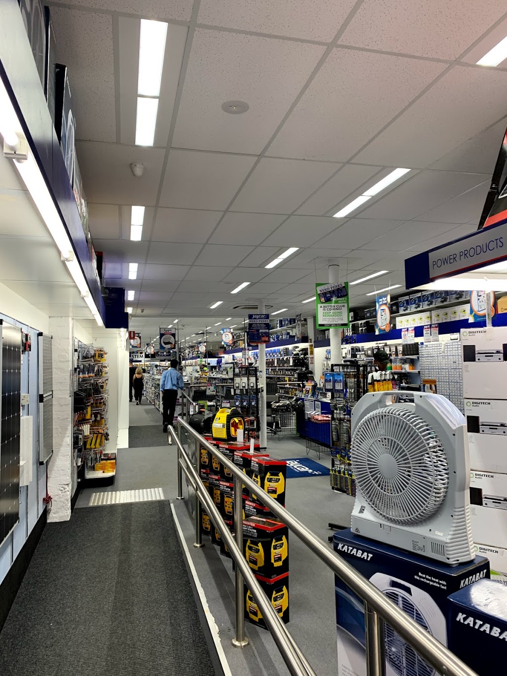Jaycar Electronics | home goods store | 110 Franklin St, Melbourne VIC 3000, Australia | 0393293961 OR +61 3 9329 3961