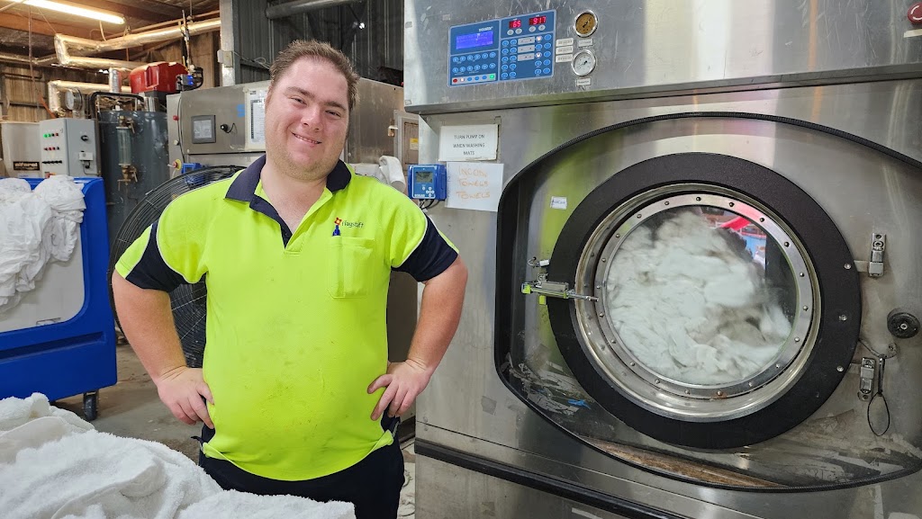 Flagstaff Laundry Shoalhaven | 104 Pitt St, North Nowra NSW 2541, Australia | Phone: (02) 4272 0247
