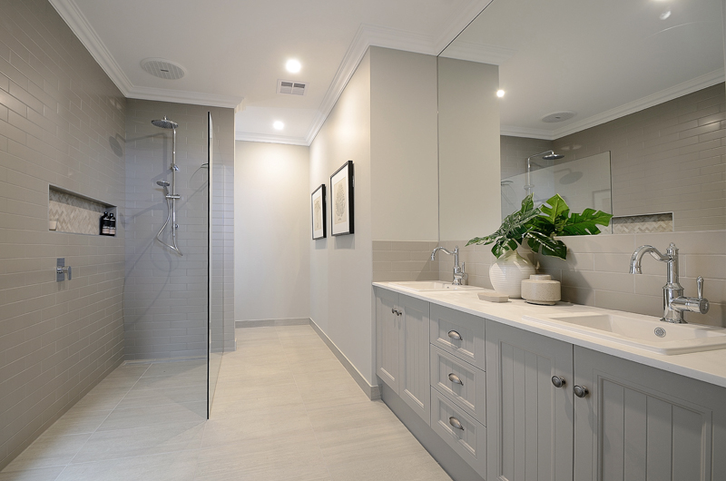Premier Traditional Homes - Clyde North Berwick Waters | Lot 213/14 Littleshore Cres, Clyde North VIC 3978, Australia | Phone: 1300 773 643