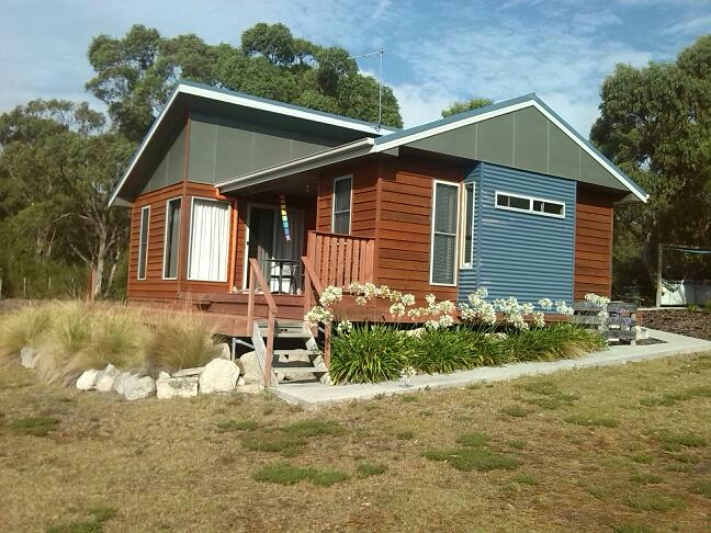 Yakkalla Holiday Cottage | 539 Memana Rd, Whitemark TAS 7255, Australia | Phone: 0427 807 992
