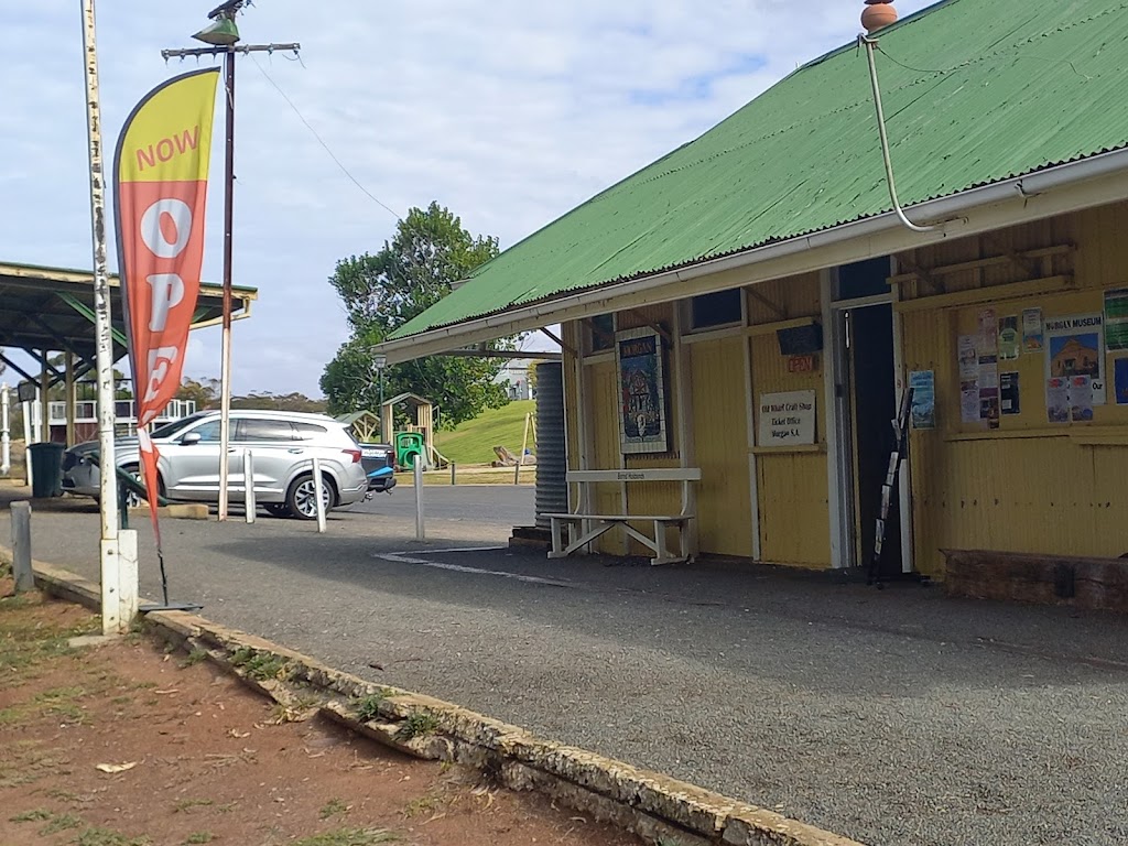 Old Wharf Craft Shop | Riverfront Precinct, Morgan SA 5320, Australia | Phone: 0439 692 393