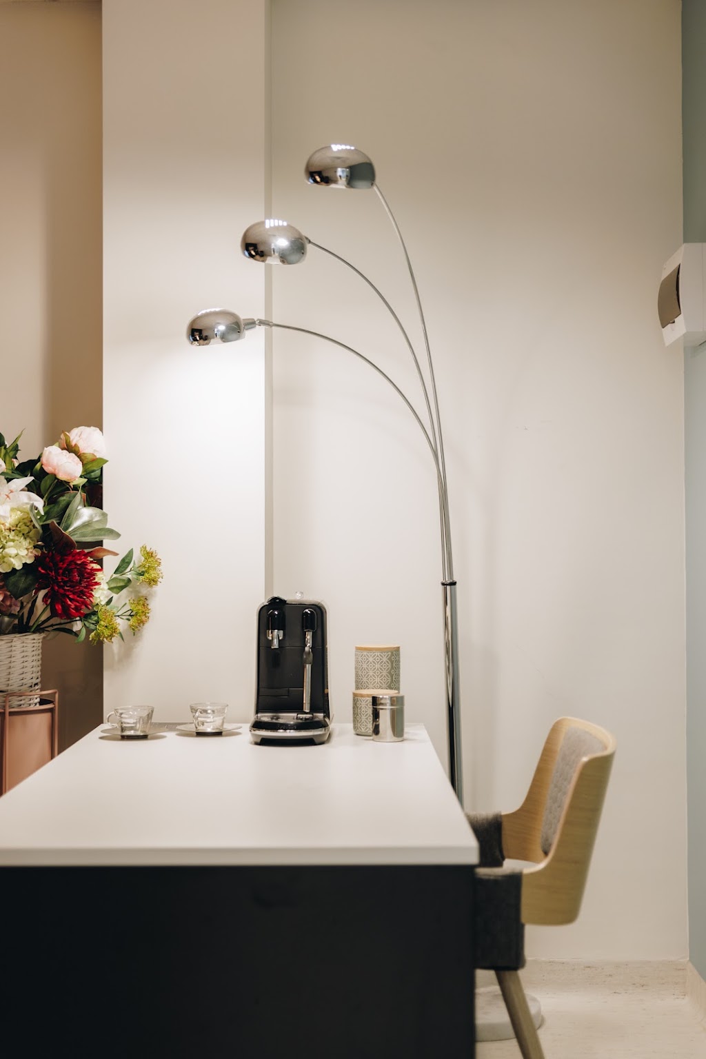 Lakeside Dental Studio | Ground Floor, Paris Apartments, 5/2 Belmont St, Swansea NSW 2281, Australia | Phone: (02) 4971 3366