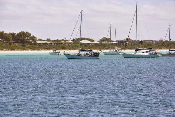 Island Beach Escape | lodging | 16 Cassini Rd, Island Beach SA 5222, Australia | 0438827902 OR +61 438 827 902