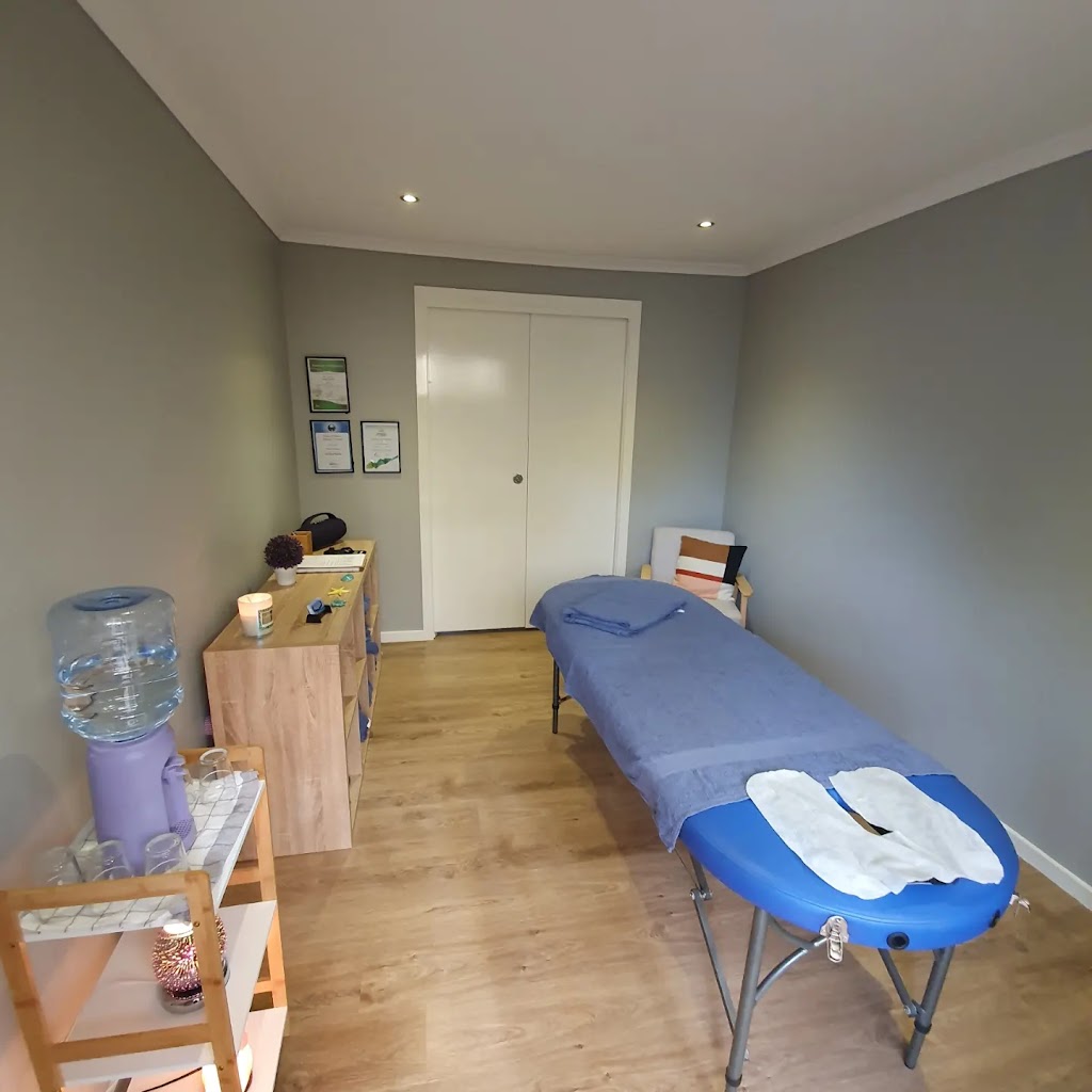 Helping Hands Massage Therapy | 18 Market St, Yarragon VIC 3823, Australia | Phone: 0429 177 218