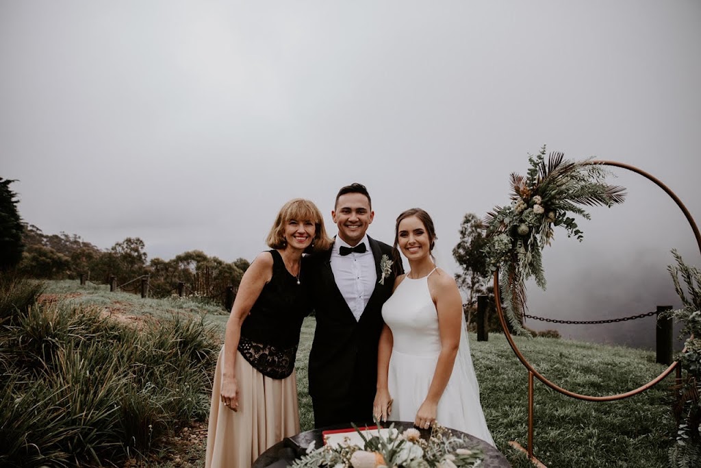 Misha Harding Tie The Knot Mudgee | 6 Denton Cl, Mudgee NSW 2850, Australia | Phone: 0414 663 076