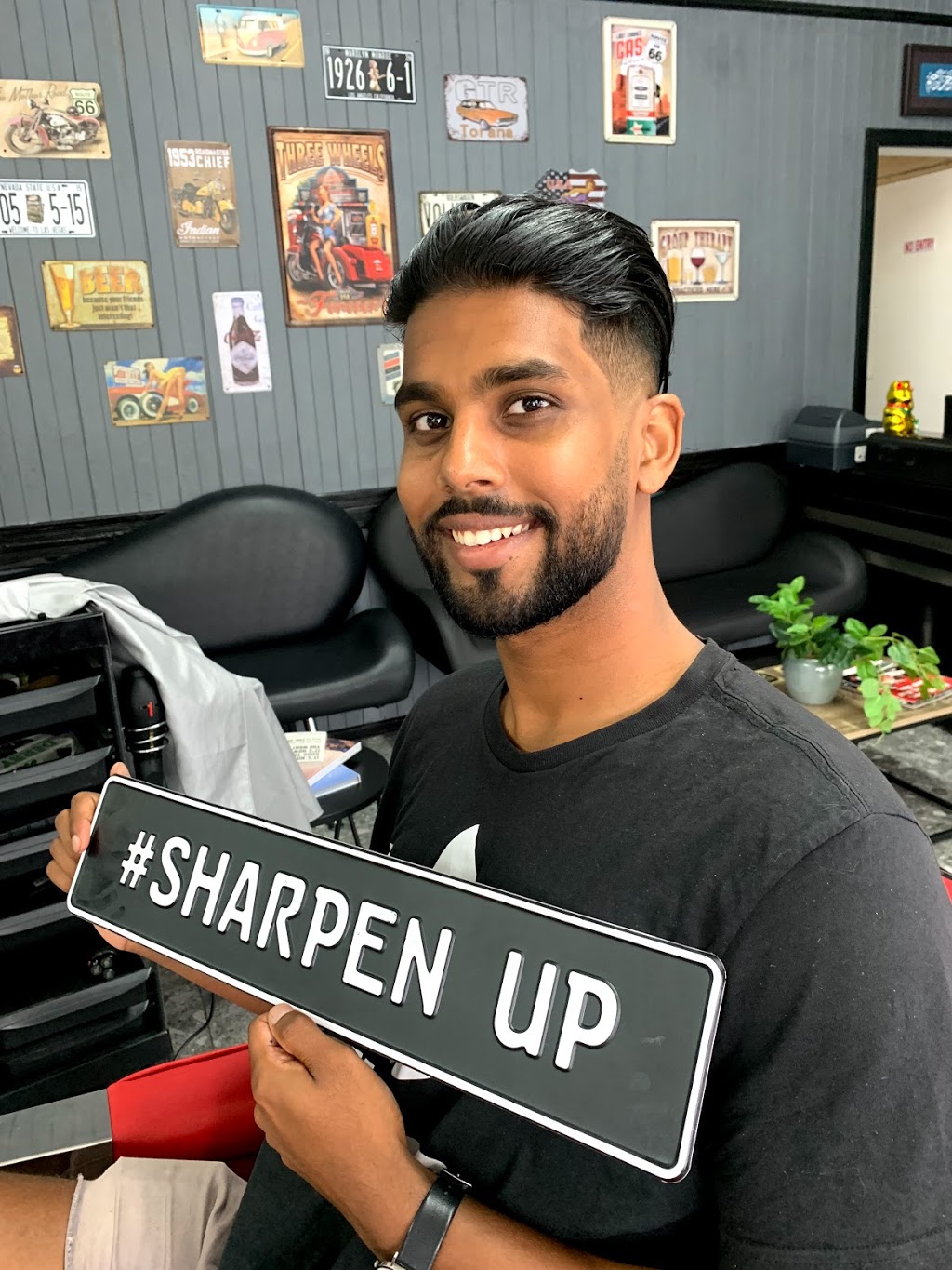 Sharpen Up Barber Shop | hair care | 243 Melville Rd, Brunswick West VIC 3055, Australia | 0430569000 OR +61 430 569 000