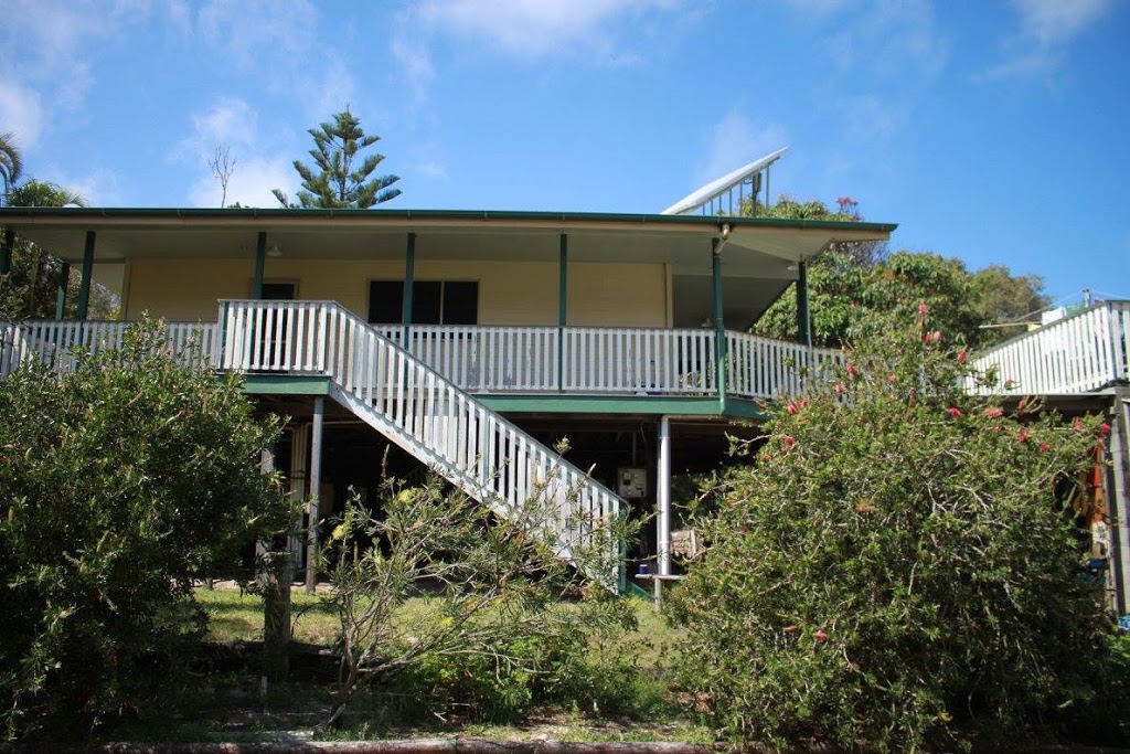 Bringabeeralong House Rental | 16 Jarvis St, Eurong QLD 4581, Australia | Phone: 0428 250 668