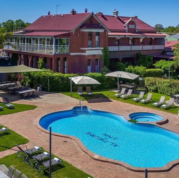 Alzburg Resort | lodging | 39 Malcolm St, Mansfield VIC 3722, Australia | 1300885448 OR +61 1300 885 448