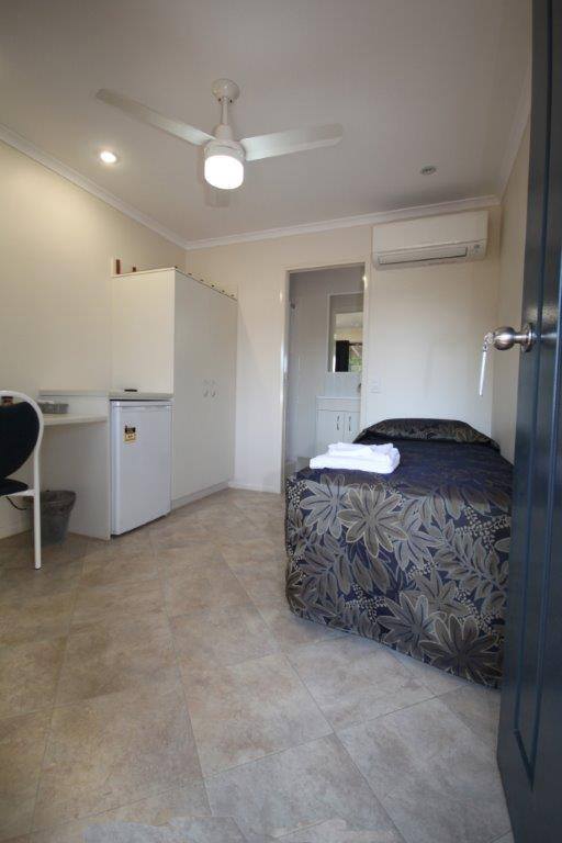 Laura Motel | lodging | 1 Terminus St, Laura QLD 4892, Australia | 0740603238 OR +61 7 4060 3238