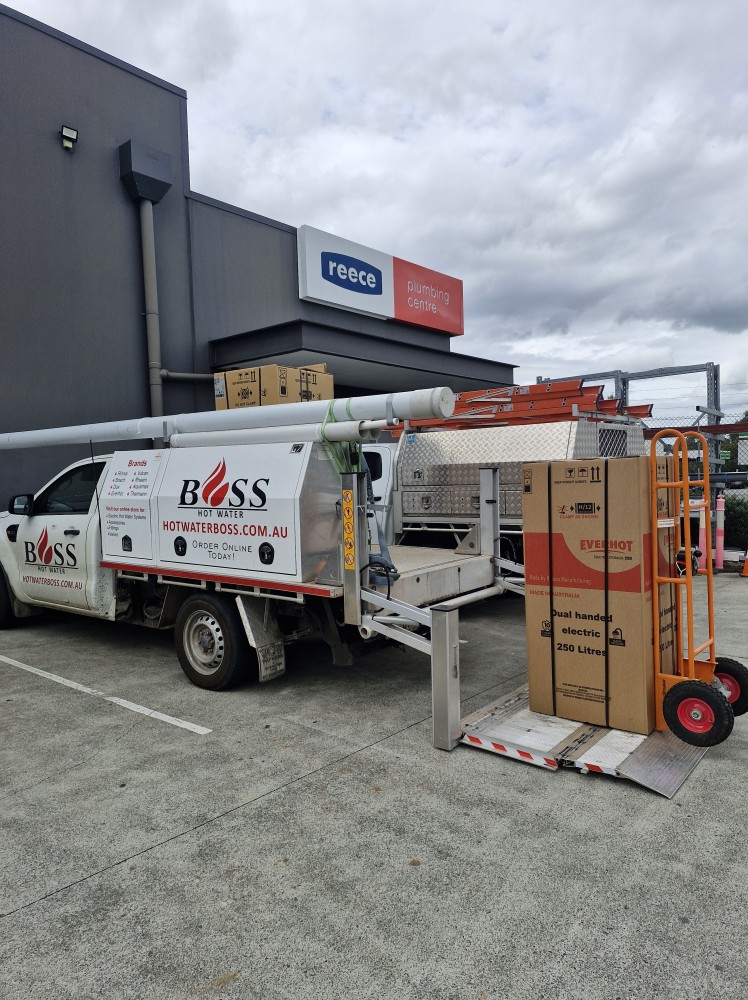 Hot Water Boss | 39-41 Bauer Dr, Mundoolun QLD 4285, Australia | Phone: 0415 272 227