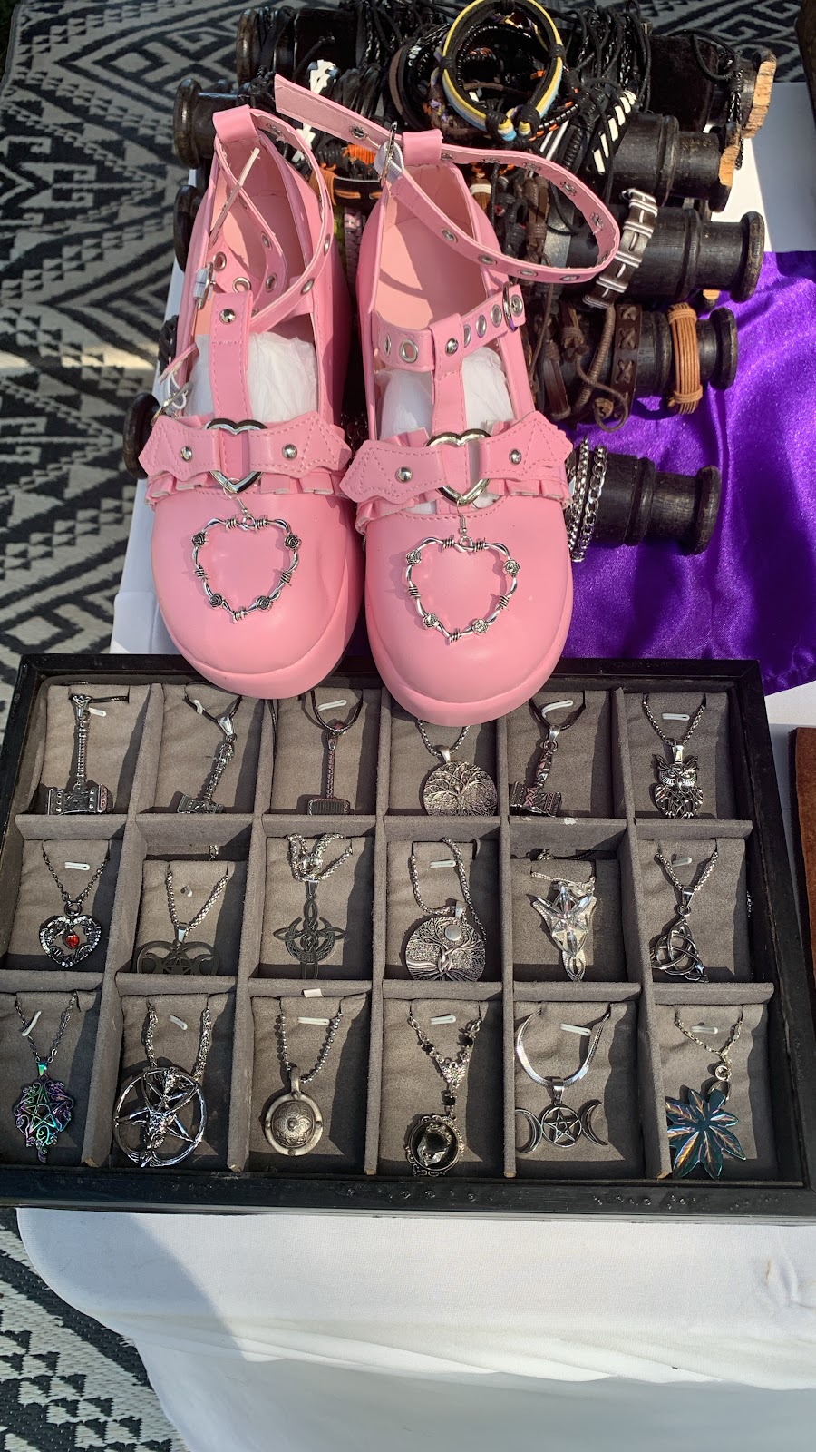 Gothic Gems | 596 Haigslea Amberley Rd, Walloon QLD 4306, Australia | Phone: 0428 778 116