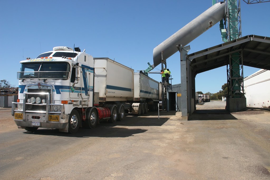 Cropline Haulage | 110 Kurnall Rd, Welshpool WA 6106, Australia | Phone: (08) 9356 9200