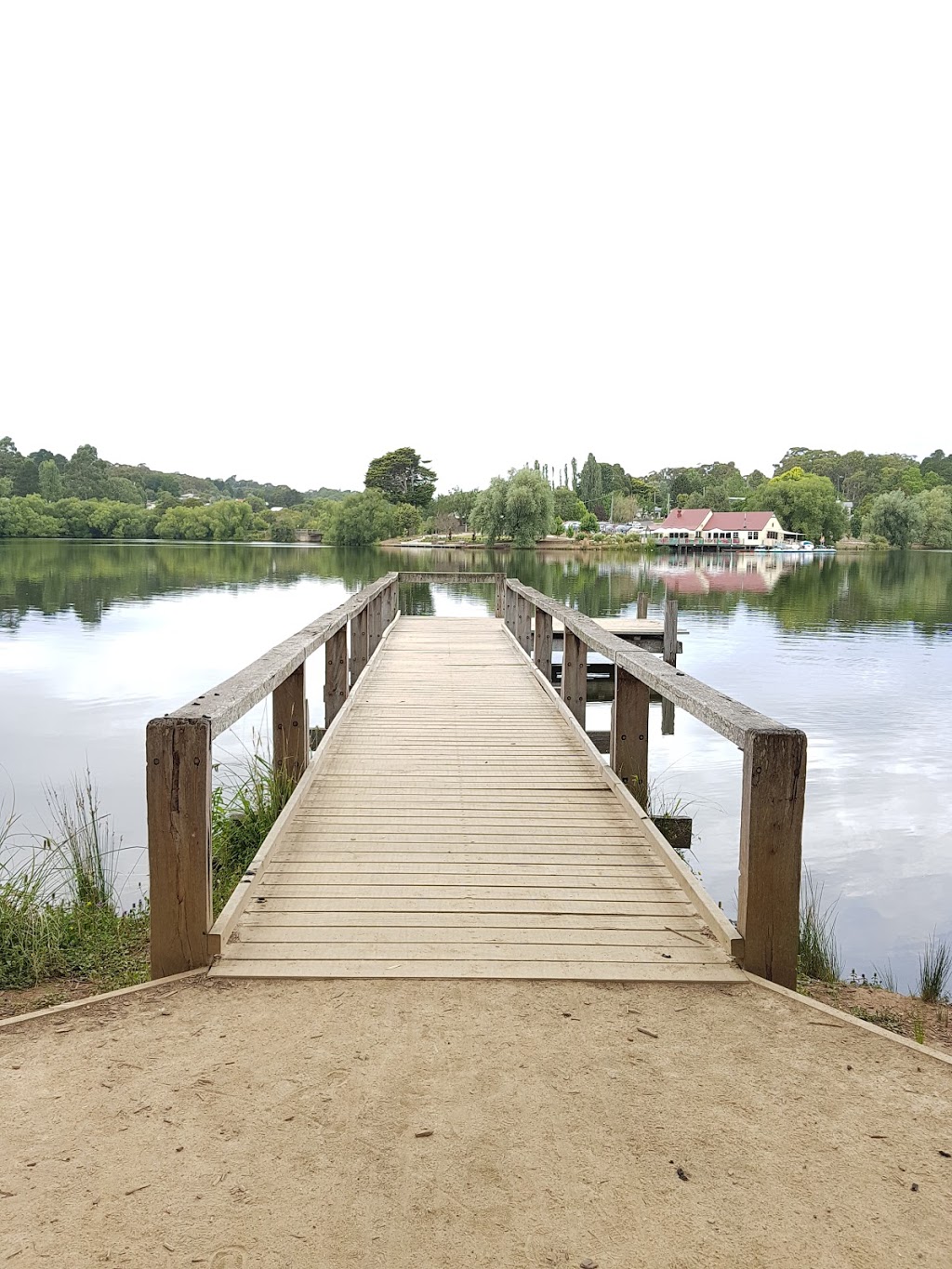 Lake Daylesford Carpark | 2 Leggatt St, Daylesford VIC 3460, Australia