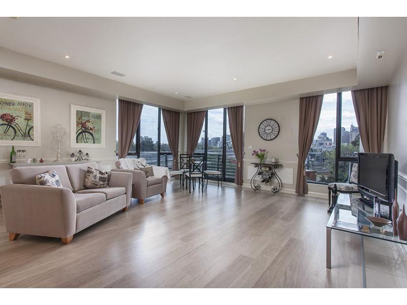2BR Apartment for short term rental French Flair with MCG & City | lodging | 5/102/104 Jolimont Rd, East Melbourne VIC 3002, Australia | 0403939685 OR +61 403 939 685