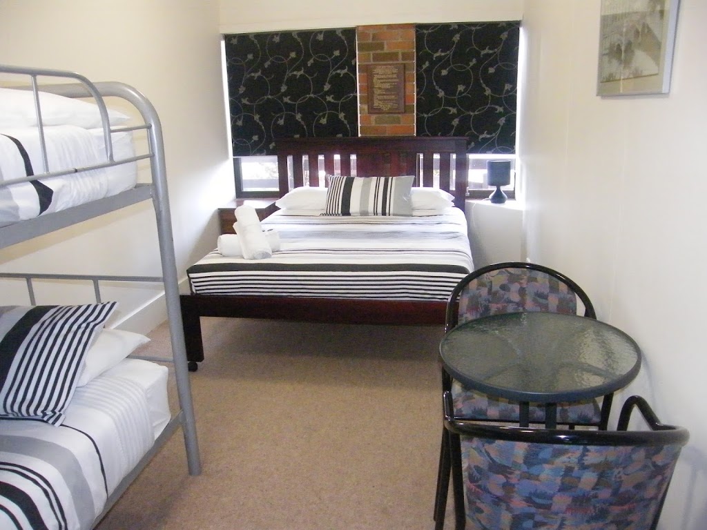 Boomers Guest House Hamilton - Accommodation | lodging | 1 Uren Ct, Hamilton VIC 3300, Australia | 0355721250 OR +61 3 5572 1250