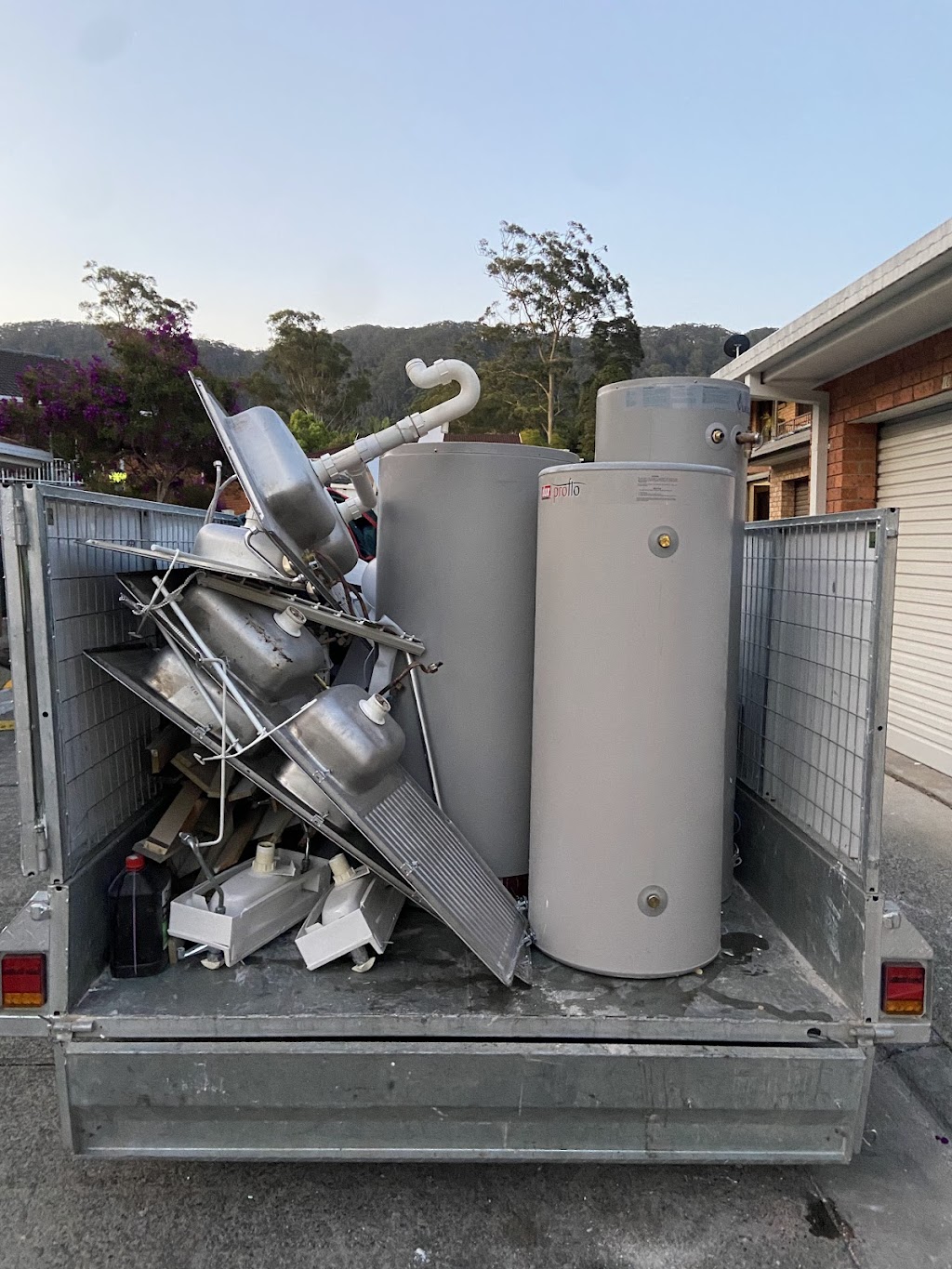 Coffs Coast Rubbish Removers | Little Cove Rd, Emerald Beach NSW 2456, Australia | Phone: 0458 131 118