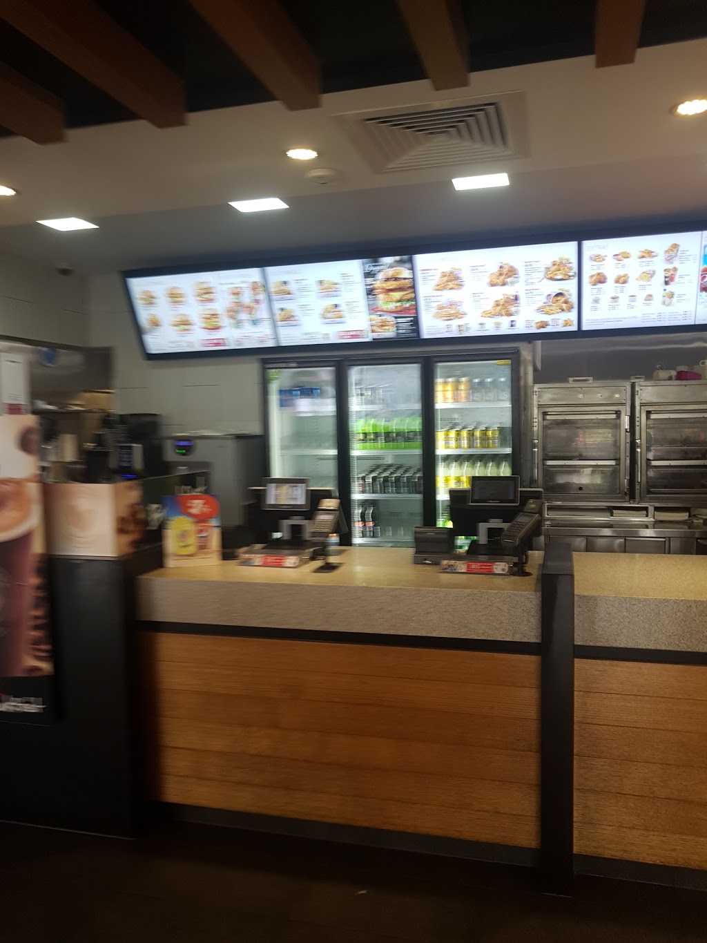 KFC Bundaberg | meal takeaway | 263 Bourbong St, Bundaberg West QLD 4670, Australia | 0741522507 OR +61 7 4152 2507